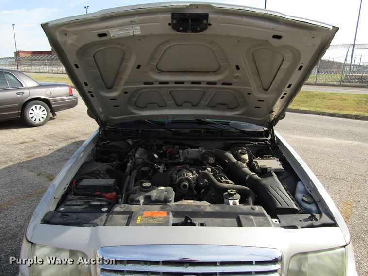 image for item FO9305 2006 Ford Crown Victoria Police Interceptor