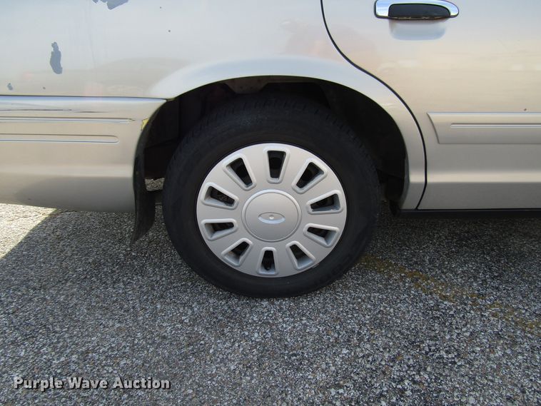 image for item FO9305 2006 Ford Crown Victoria Police Interceptor