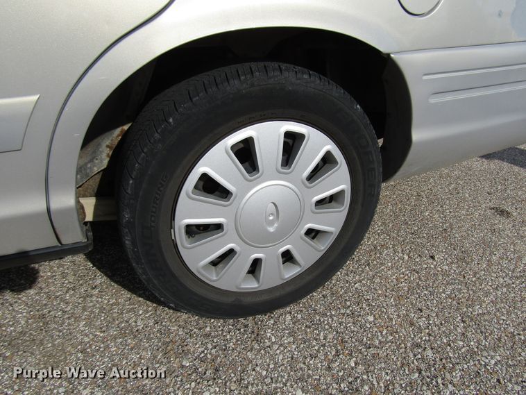 image for item FO9305 2006 Ford Crown Victoria Police Interceptor