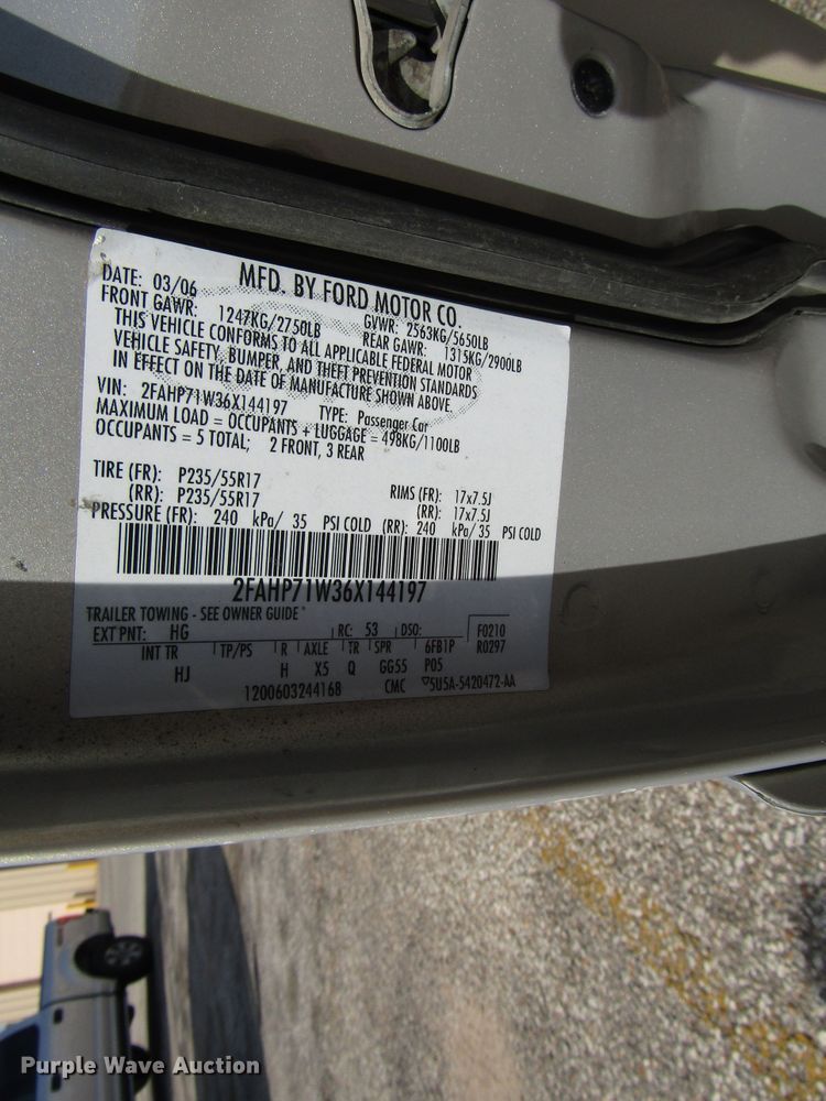 image for item FO9305 2006 Ford Crown Victoria Police Interceptor