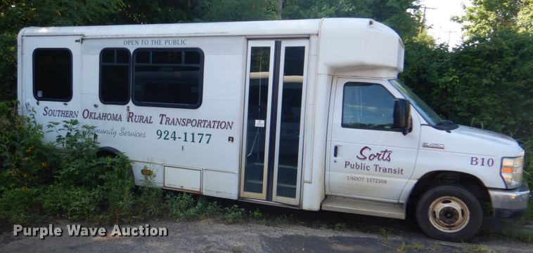 image for item FT9357 2008 Ford Econoline E450 Super Duty shuttle bus