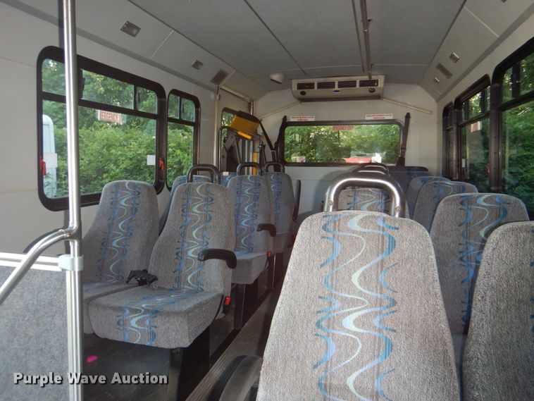 image for item FT9357 2008 Ford Econoline E450 Super Duty shuttle bus