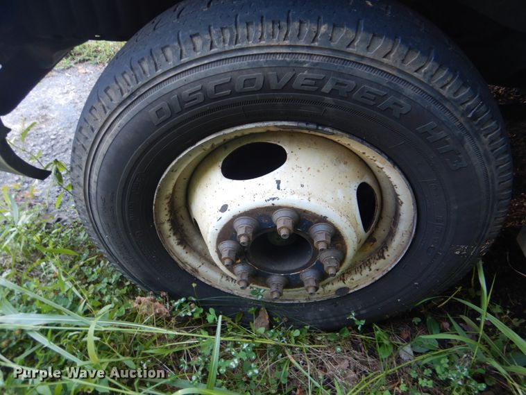 image for item FT9357 2008 Ford Econoline E450 Super Duty shuttle bus