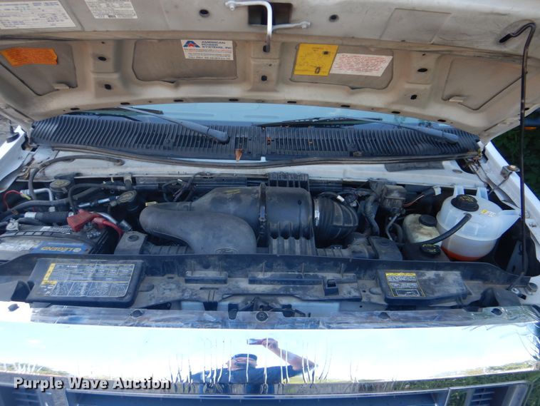 image for item FT9357 2008 Ford Econoline E450 Super Duty shuttle bus