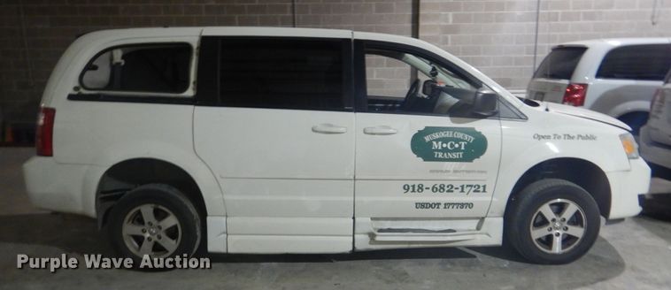 image for item FT9386 2010 Dodge Grand Caravan van