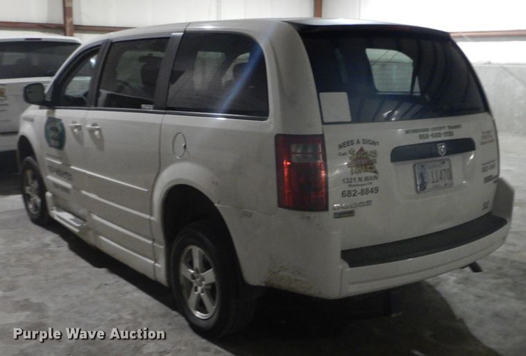 image for item FT9386 2010 Dodge Grand Caravan van