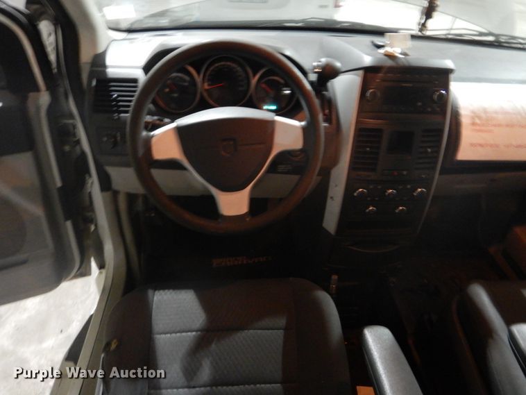 image for item FT9386 2010 Dodge Grand Caravan van