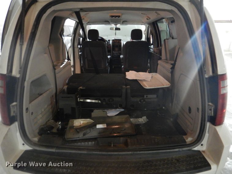 image for item FT9386 2010 Dodge Grand Caravan van