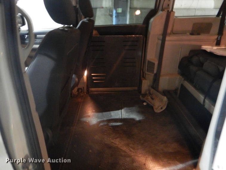 image for item FT9386 2010 Dodge Grand Caravan van