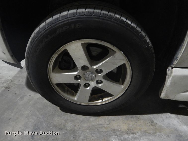 image for item FT9386 2010 Dodge Grand Caravan van