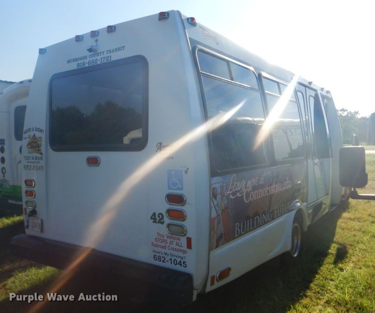 image for item FT9387 2009 Ford E450 shuttle bus