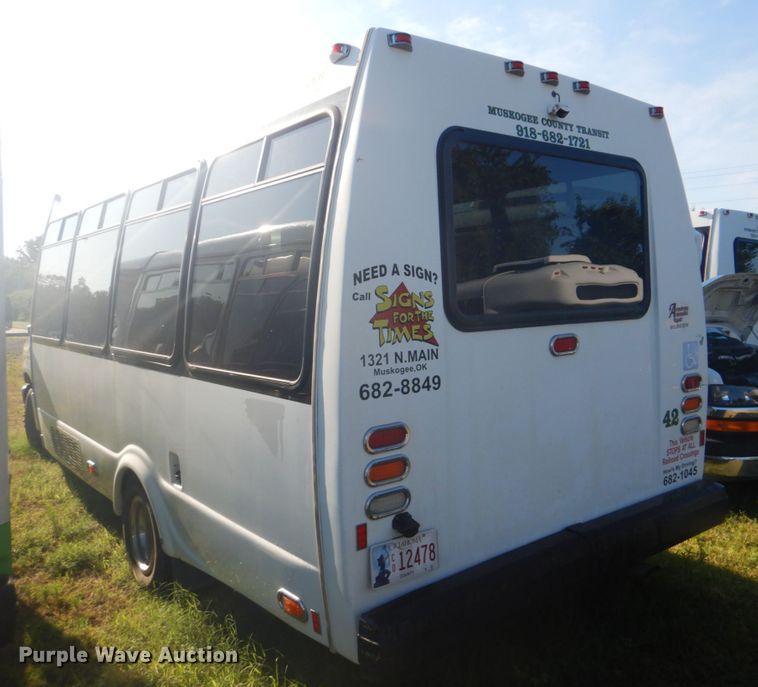 image for item FT9387 2009 Ford E450 shuttle bus