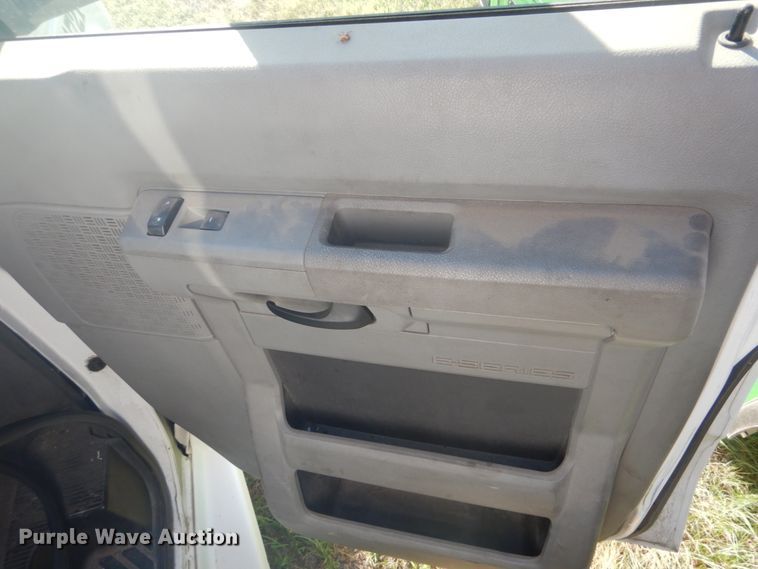 image for item FT9387 2009 Ford E450 shuttle bus