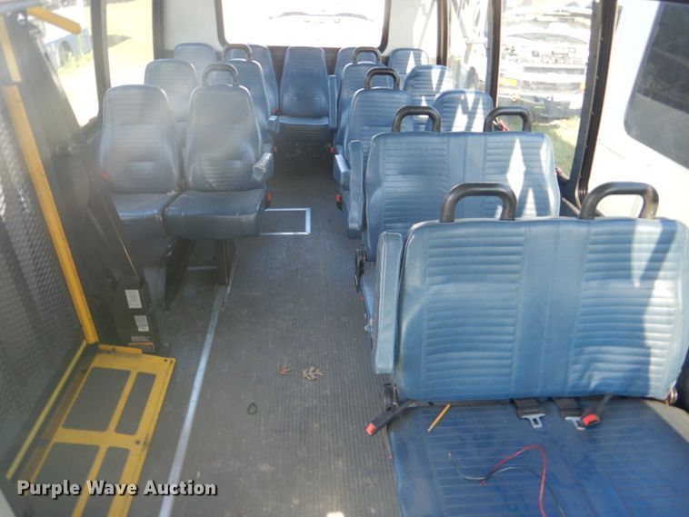 image for item FT9387 2009 Ford E450 shuttle bus