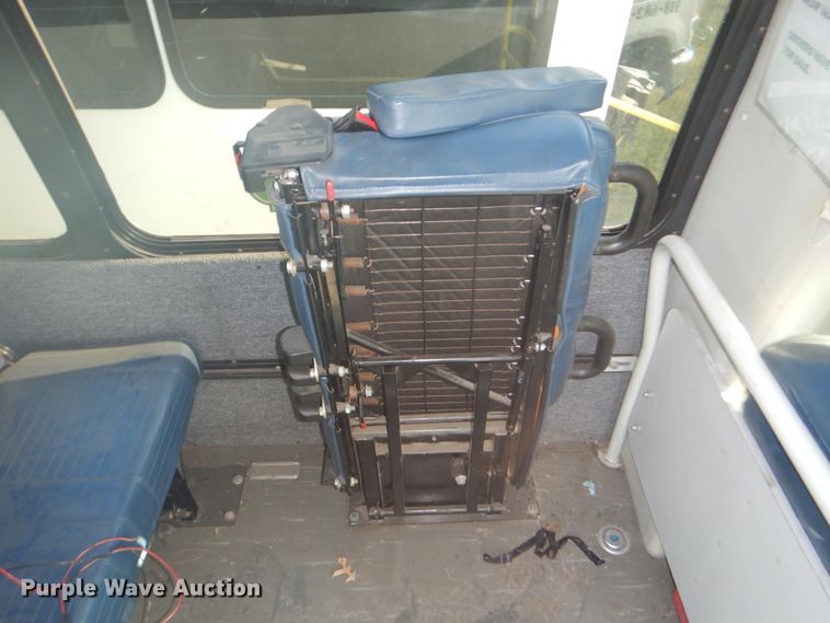 image for item FT9387 2009 Ford E450 shuttle bus