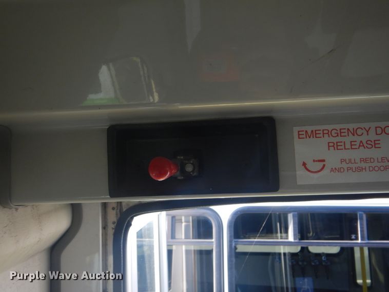 image for item FT9387 2009 Ford E450 shuttle bus