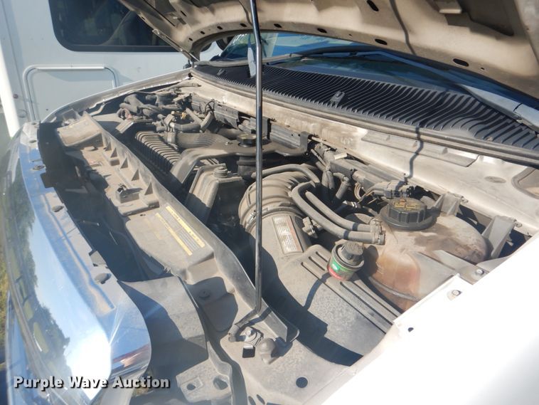 image for item FT9387 2009 Ford E450 shuttle bus