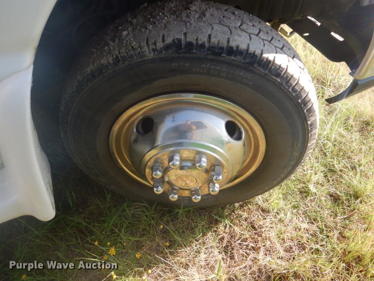 image for item FT9387 2009 Ford E450 shuttle bus