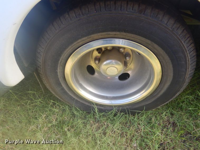 image for item FT9387 2009 Ford E450 shuttle bus