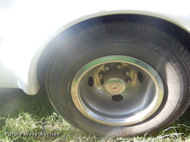 image for item FT9387 2009 Ford E450 shuttle bus