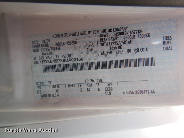 image for item FT9387 2009 Ford E450 shuttle bus