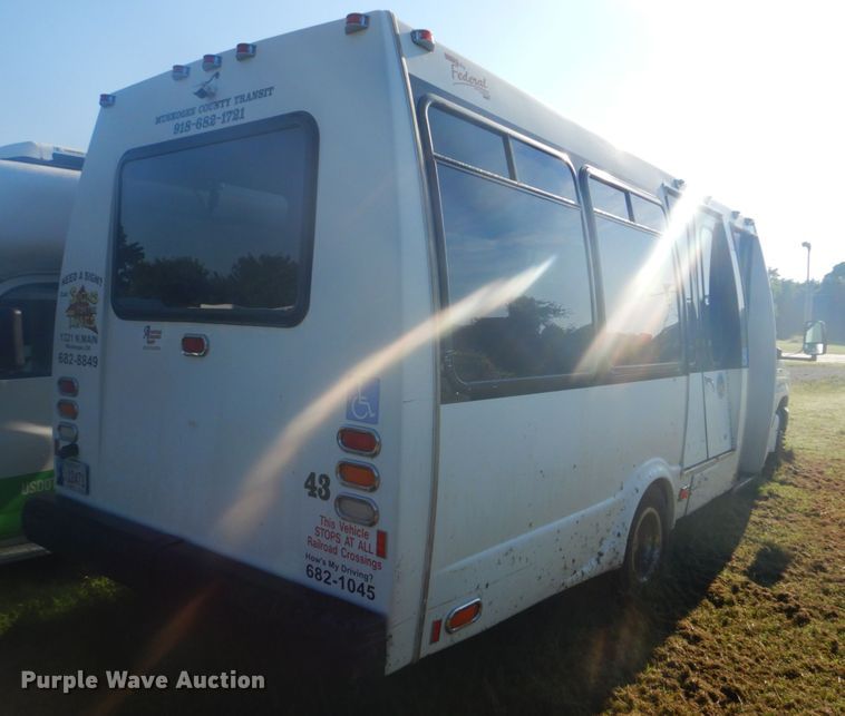 image for item FT9388 2009 Ford E450 shuttle bus