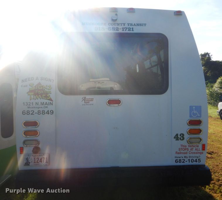 image for item FT9388 2009 Ford E450 shuttle bus