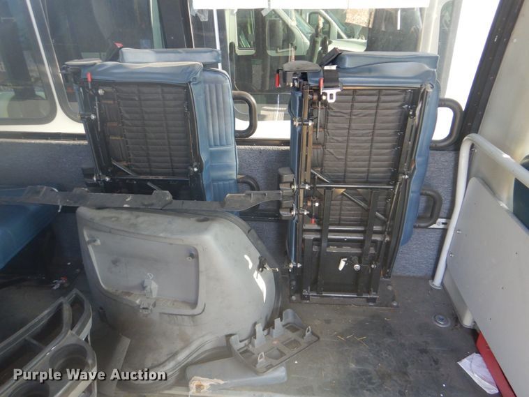 image for item FT9388 2009 Ford E450 shuttle bus