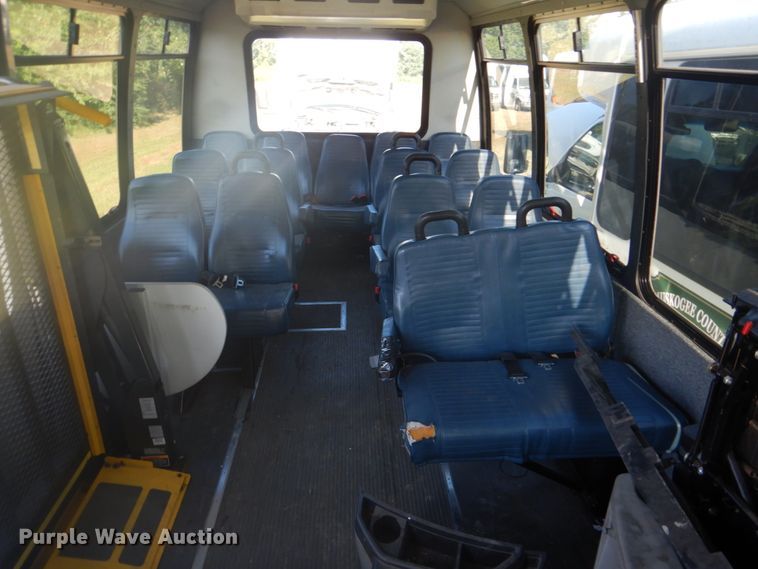 image for item FT9388 2009 Ford E450 shuttle bus