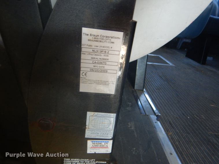 image for item FT9388 2009 Ford E450 shuttle bus