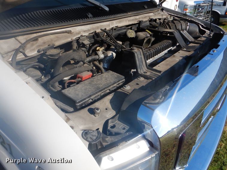 image for item FT9388 2009 Ford E450 shuttle bus