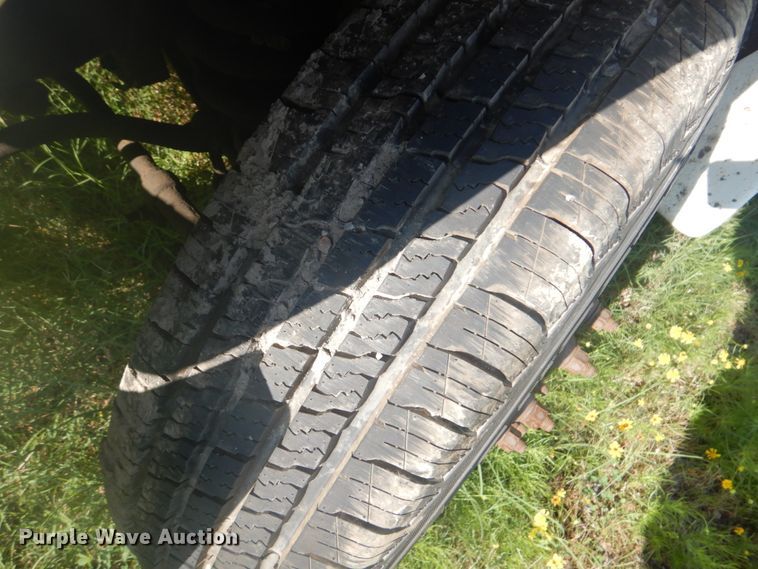 image for item FT9388 2009 Ford E450 shuttle bus