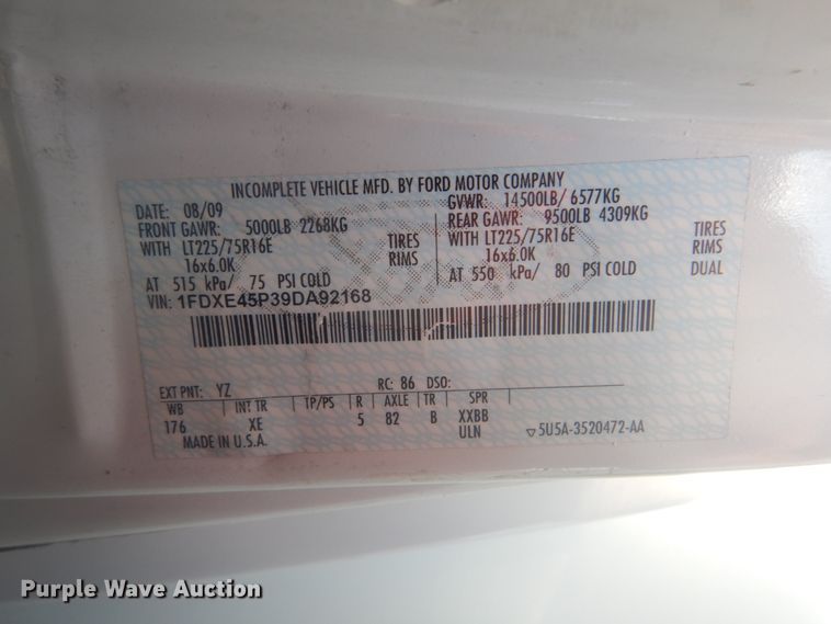 image for item FT9388 2009 Ford E450 shuttle bus