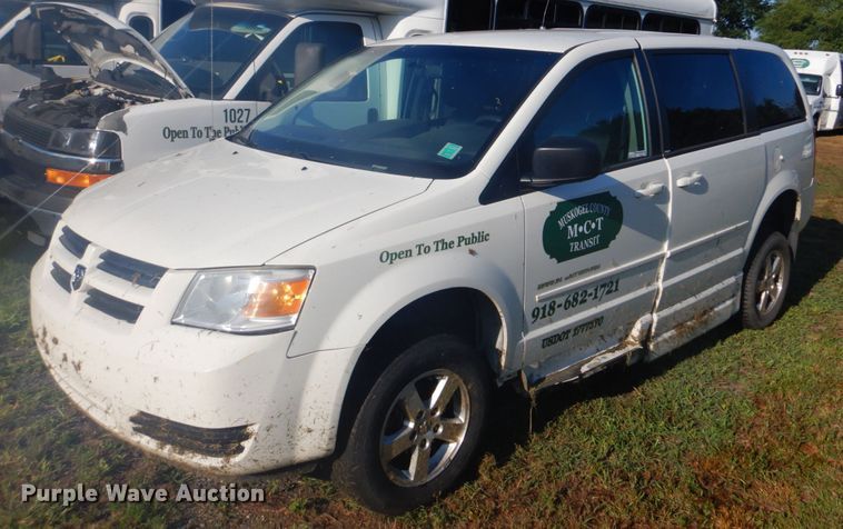 image for item FT9389 2010 Dodge Grand Caravan van