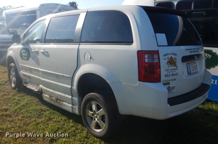 image for item FT9389 2010 Dodge Grand Caravan van