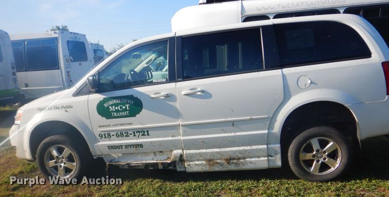 image for item FT9389 2010 Dodge Grand Caravan van