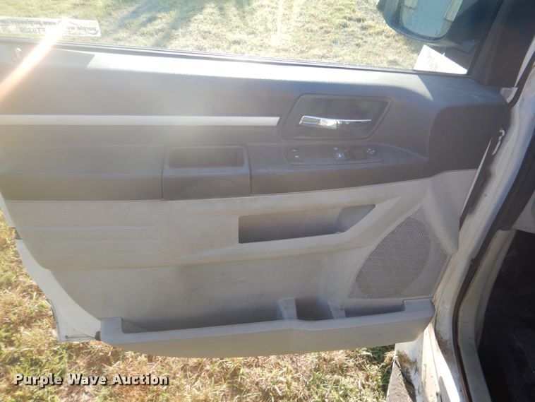 image for item FT9389 2010 Dodge Grand Caravan van