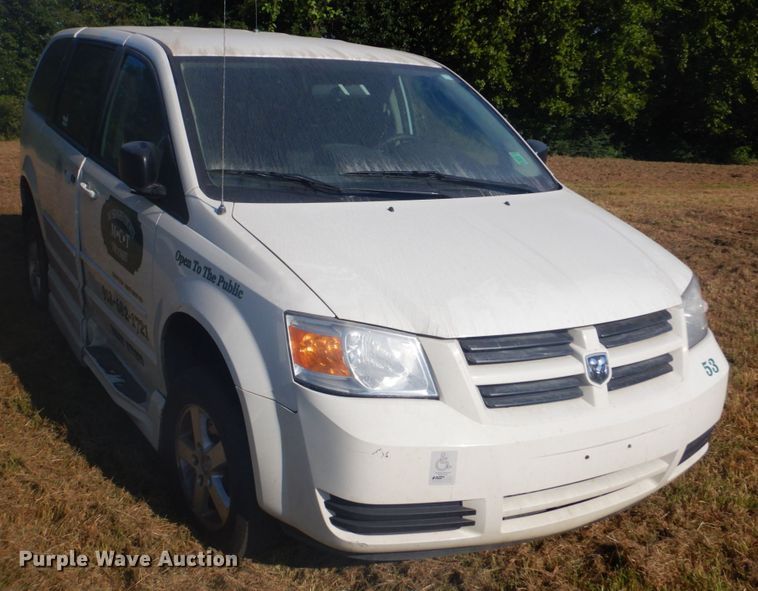image for item FT9390 2010 Dodge Grand Caravan van
