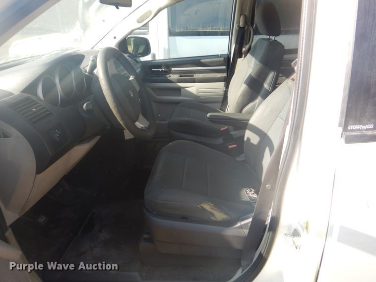 image for item FT9390 2010 Dodge Grand Caravan van