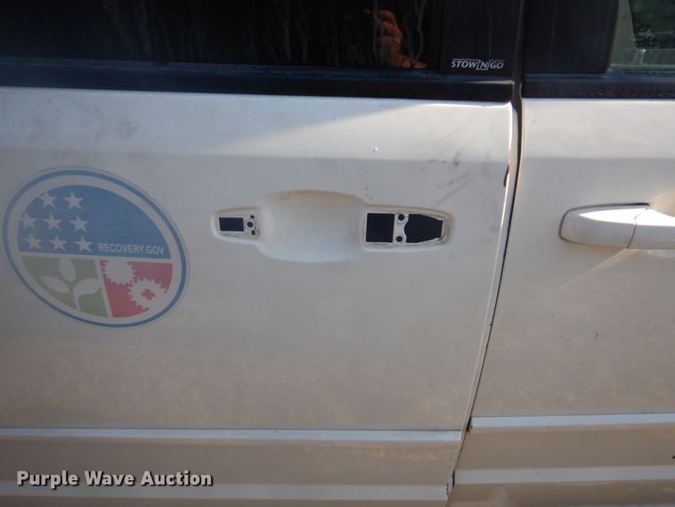 image for item FT9390 2010 Dodge Grand Caravan van