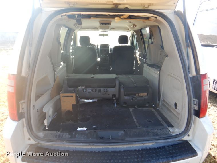 image for item FT9390 2010 Dodge Grand Caravan van