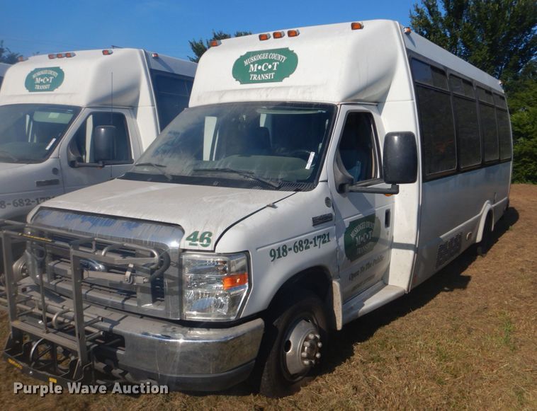 image for item FT9391 2009 Ford E450 shuttle bus