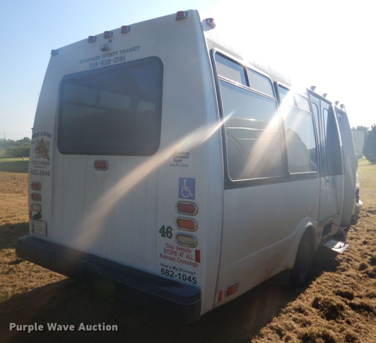 image for item FT9391 2009 Ford E450 shuttle bus