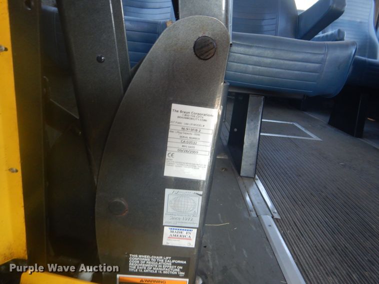 image for item FT9391 2009 Ford E450 shuttle bus