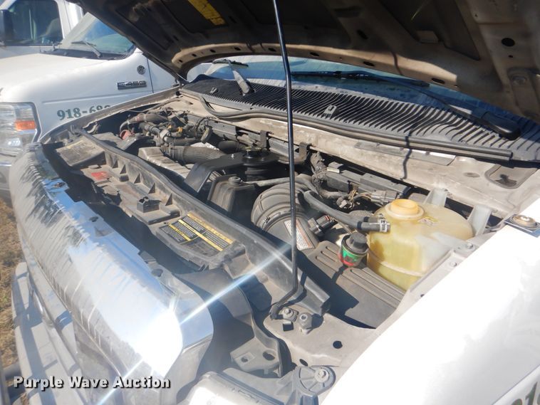 image for item FT9391 2009 Ford E450 shuttle bus