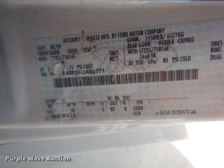 image for item FT9391 2009 Ford E450 shuttle bus