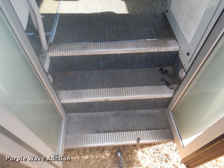 image for item FT9392 2009 Ford E450 shuttle bus