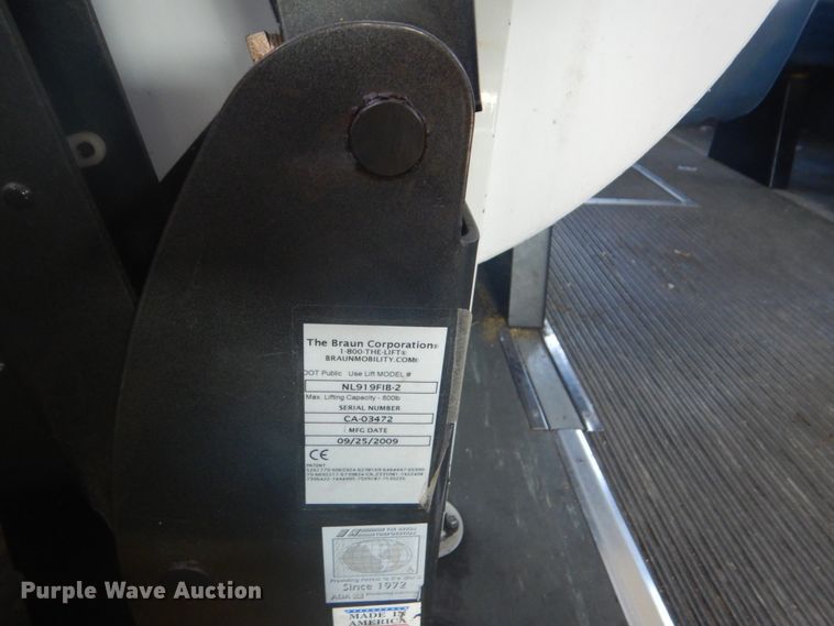 image for item FT9392 2009 Ford E450 shuttle bus