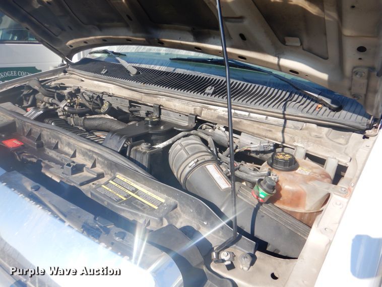 image for item FT9392 2009 Ford E450 shuttle bus