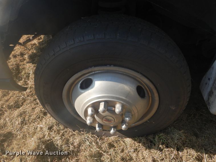 image for item FT9392 2009 Ford E450 shuttle bus